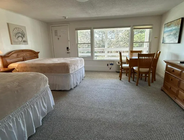 Island Inn hotel detail image 3