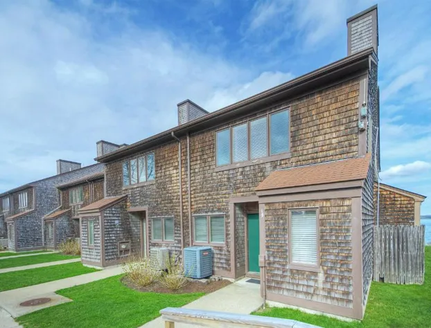 Club Wyndham Newport Overlook hotel detail image 1