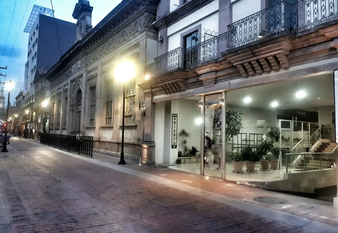 Enterprise Inn Plaza hotel hero