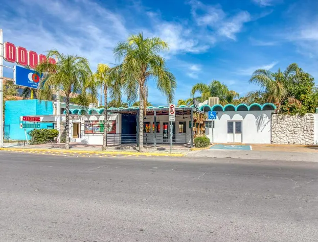 Capital O Hotel La Siesta, Gómez Palacio hotel detail image 3