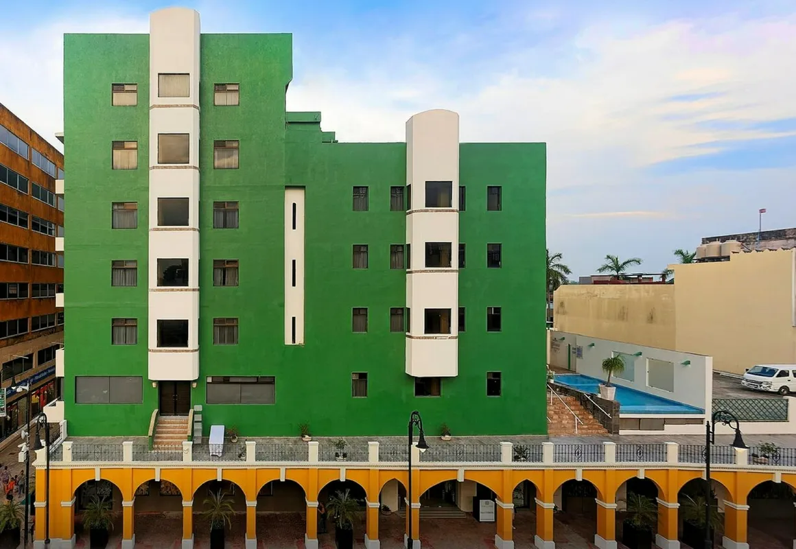 Hotel Olmeca Plaza hotel hero