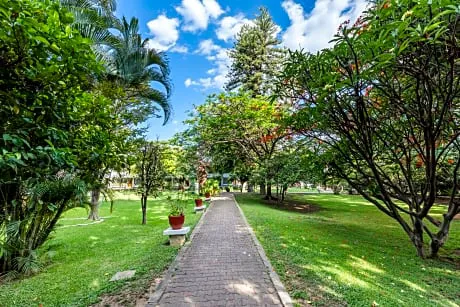 Mision De Los Angeles hotel hero