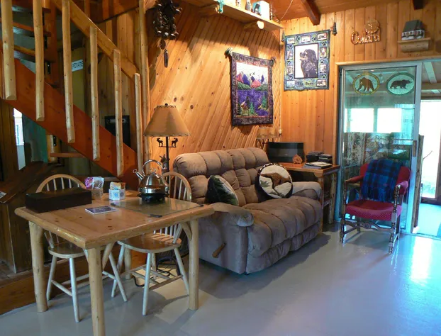 Smoky Bear Ranch Bed & Breakfast & Cabins hotel detail image 4