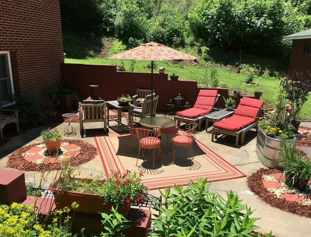 The Ashe Farm Bed & Breakfast hotel detail image 1