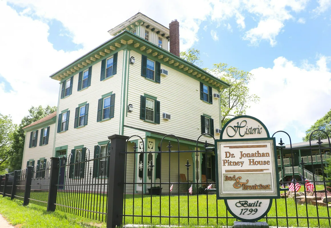 Jonathan Pitney House hotel hero