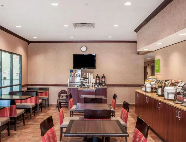 Quality Inn Near Walden Galleria Mall hotel detail image 2