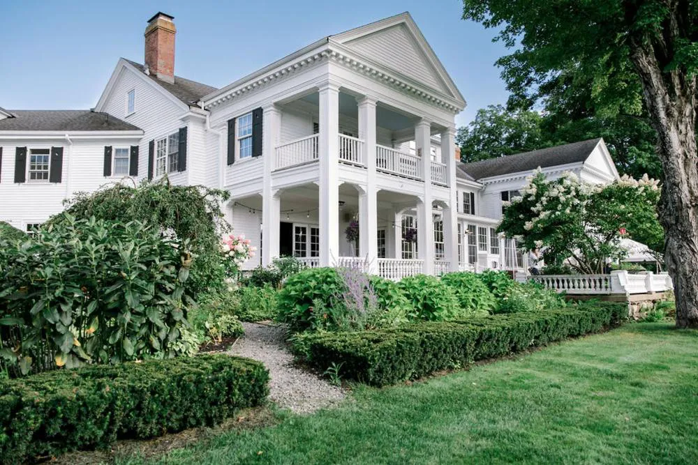 The White House Inn hotel hero