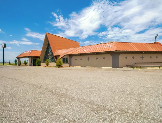 American Best Inn By OYO I-35 Perry hotel detail image 2