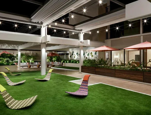 Halepuna Waikiki by Halekulani hotel detail image 1