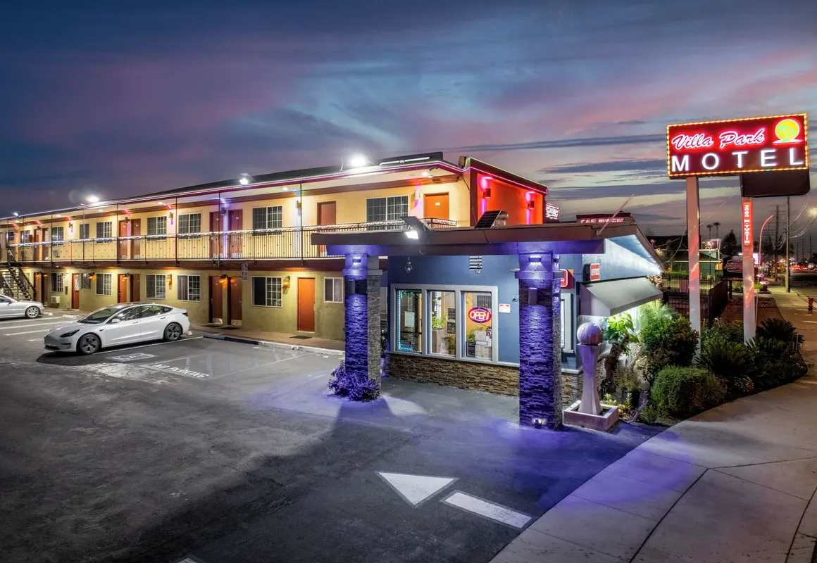 Orange Villa Park Motel hotel hero