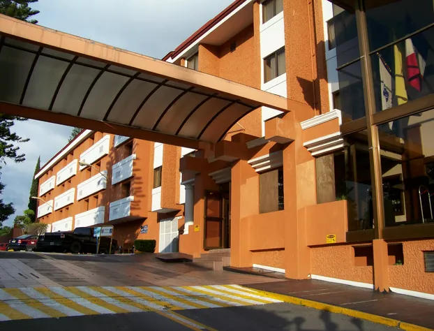 Country Plaza hotel detail image 3