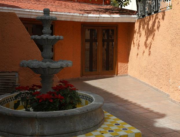 Country Plaza hotel detail image 4