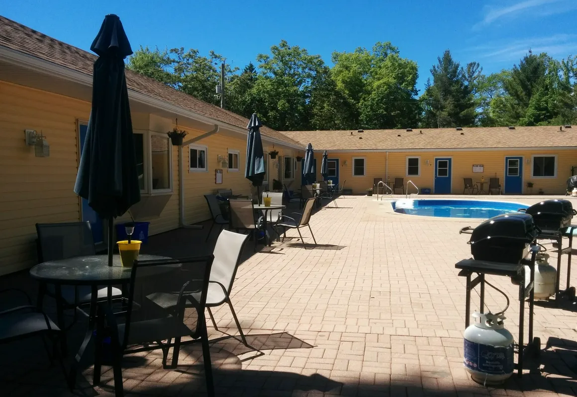 The Pinewood - Adult Getaway by the Lake hotel hero