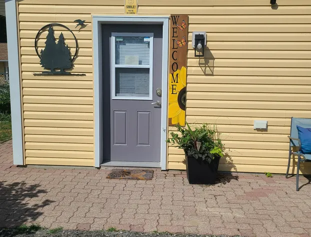 The Pinewood - Adult Getaway by the Lake hotel detail image 4