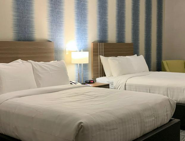Meridian Inn & Suites Regina Airport hotel detail image 4