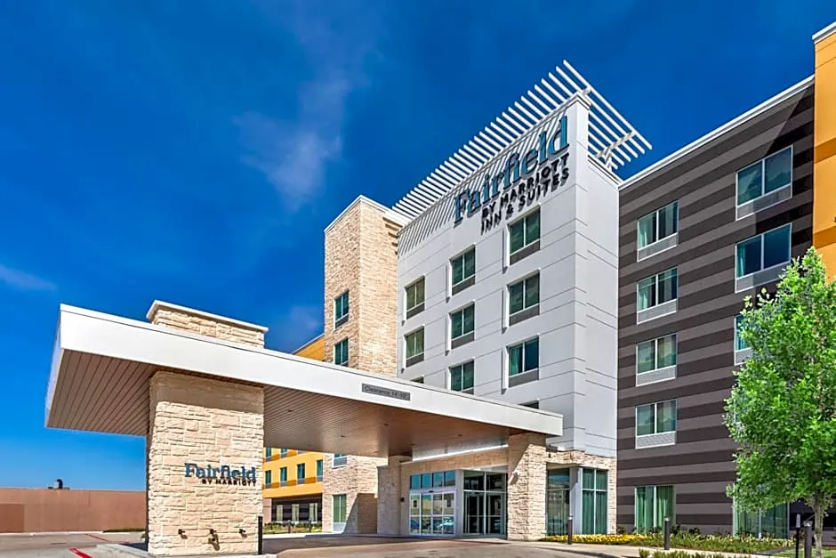 Fairfield Inn & Suites Houston Memorial City Area hotel hero