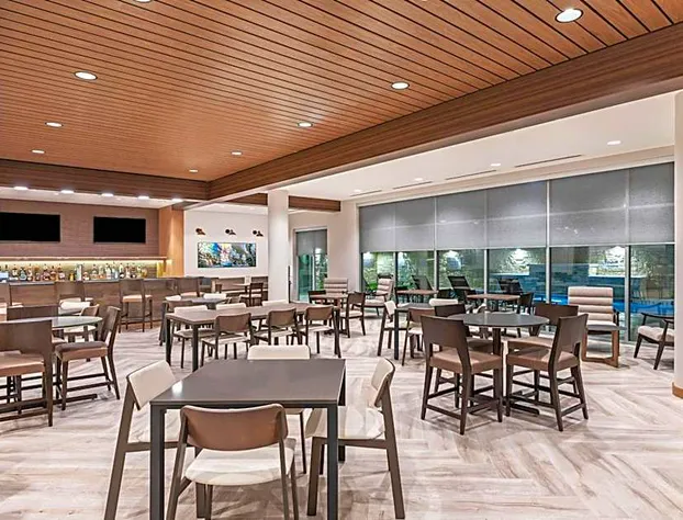 Fairfield Inn & Suites Houston Memorial City Area hotel detail image 4