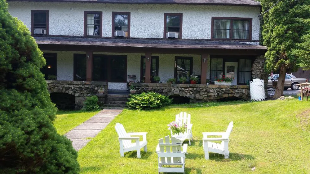 Rock Castle Resort hotel hero