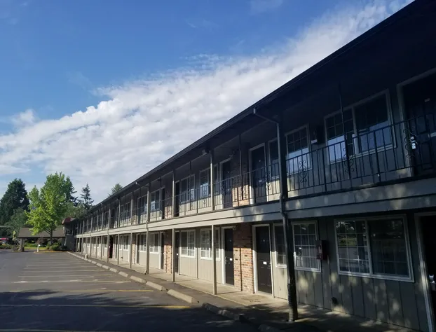 Village Inn Springfield hotel detail image 1