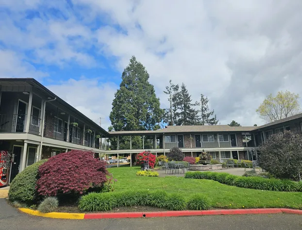 Village Inn Springfield hotel detail image 3