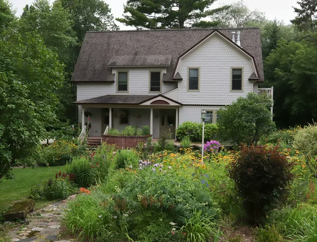 Pinehurst Inn Bed & Breakfast hotel detail image 1