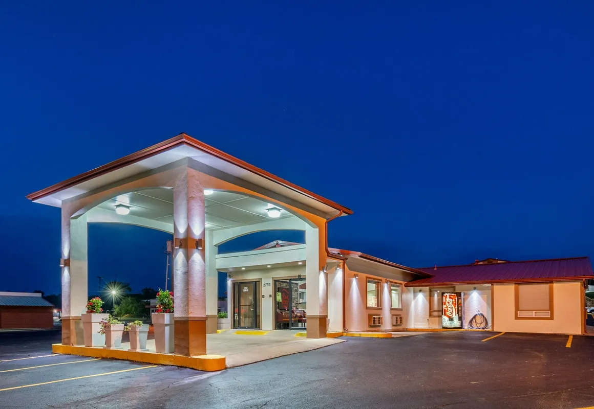 Red Roof Inn Buffalo, TX hotel hero