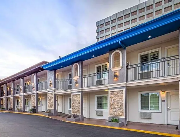 Stone Villa Inn hotel detail image 4