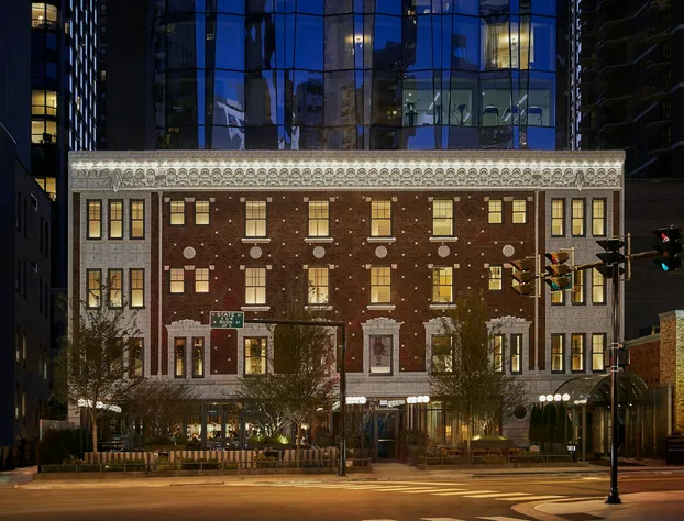 Viceroy Chicago hotel detail image 2