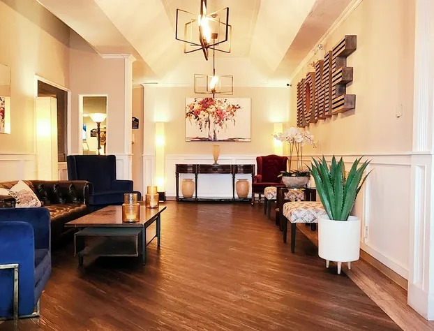 Western Lodge hotel detail image 2