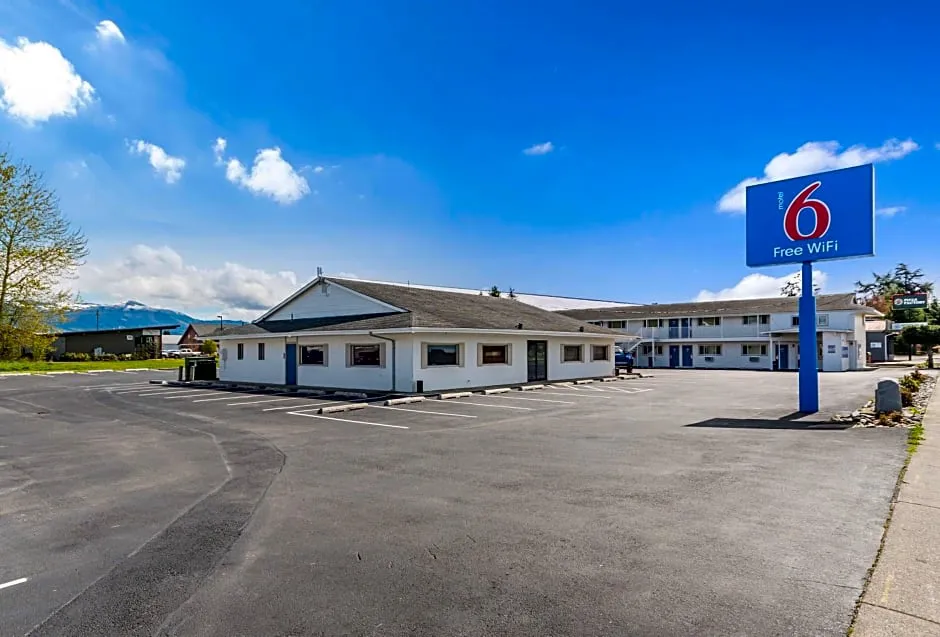 Motel 6 Burlington, WA hotel hero