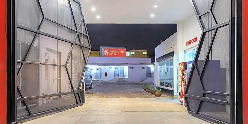 Opportunity León hotel hero