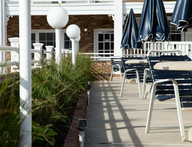 Saratoga Resort hotel detail image 3