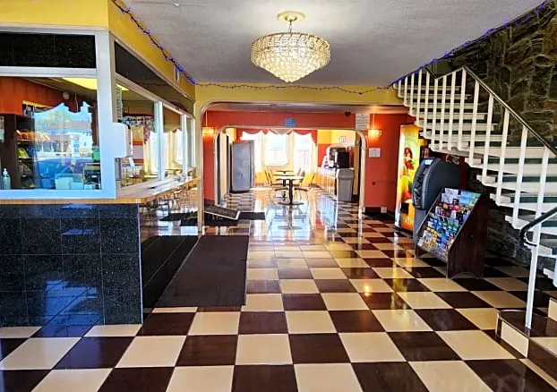 Townhouse Inn & Suites hotel detail image 2