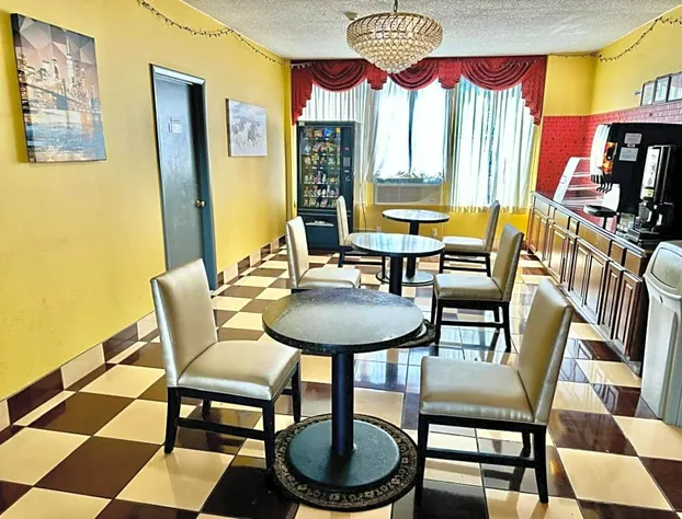 Townhouse Inn & Suites hotel detail image 3