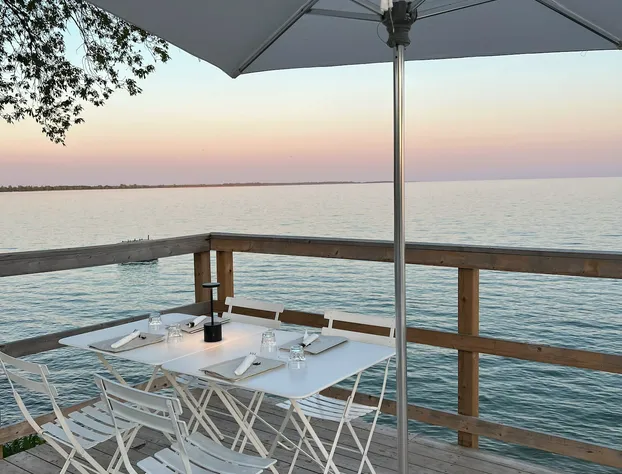 Lakeside Motel hotel detail image 1