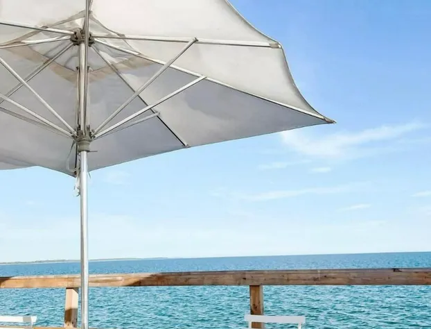 Lakeside Motel hotel detail image 2