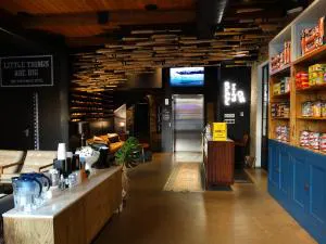 The Chicago Hotel Collection - Wrigleyville hotel hero