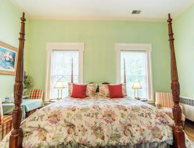 Bourbon Manor B&B hotel detail image 2