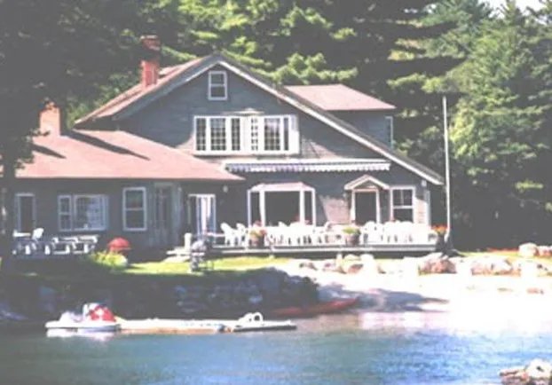 The Oliver Lodge hotel detail image 3