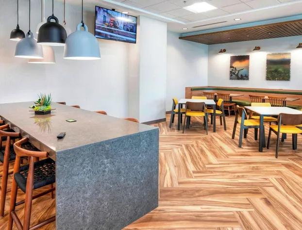 Fairfield Inn & Suites by Marriott Ottawa Airport hotel detail image 4