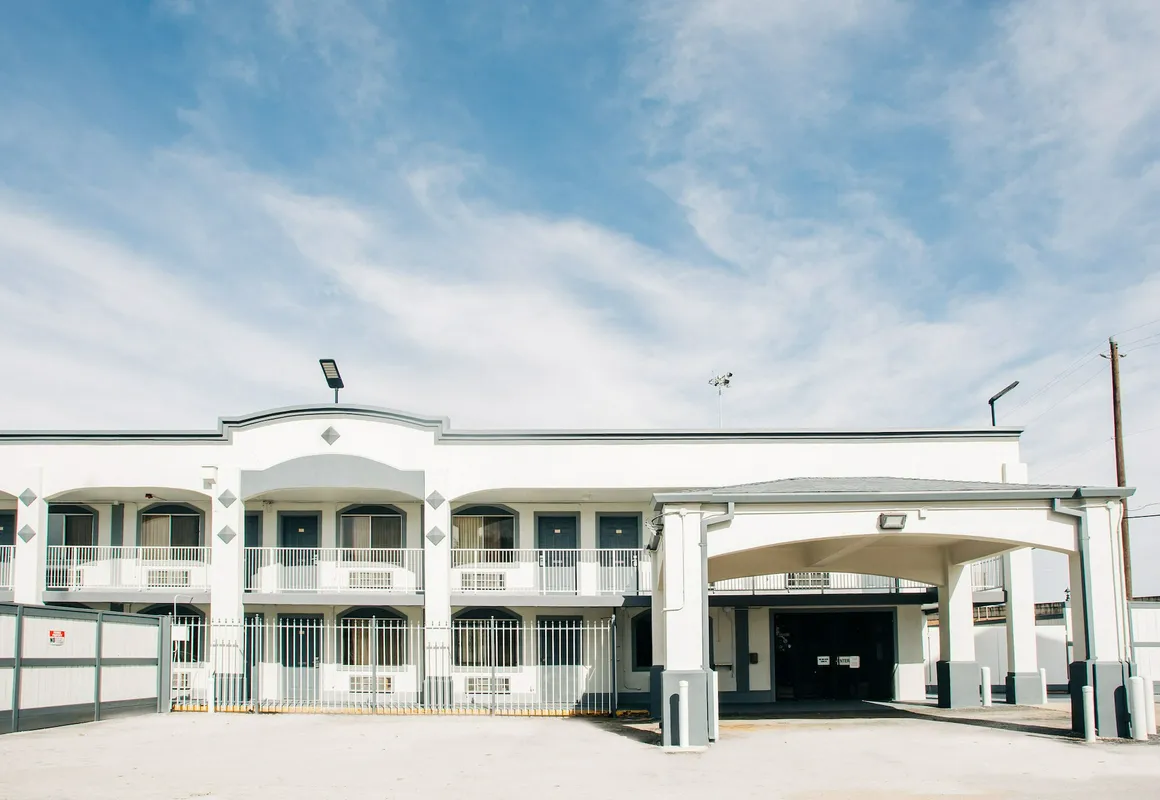 Palace Inn North hotel hero