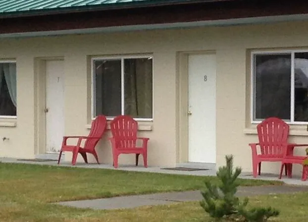 Bird Creek Motel hotel detail image 1