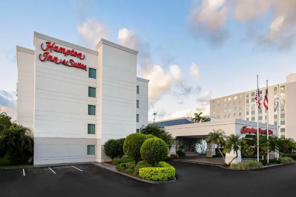 Hampton Inn & Suites San Juan hotel hero