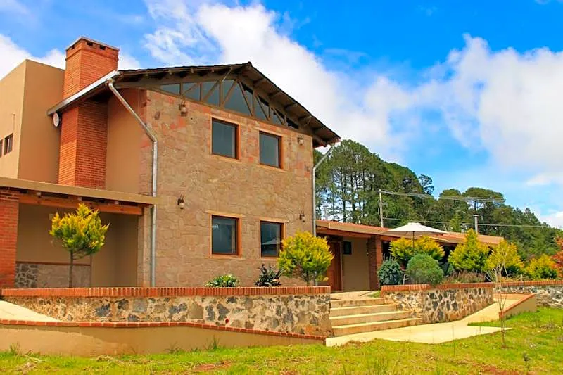 Hotel y Cabañas Mountain Lodge hotel hero