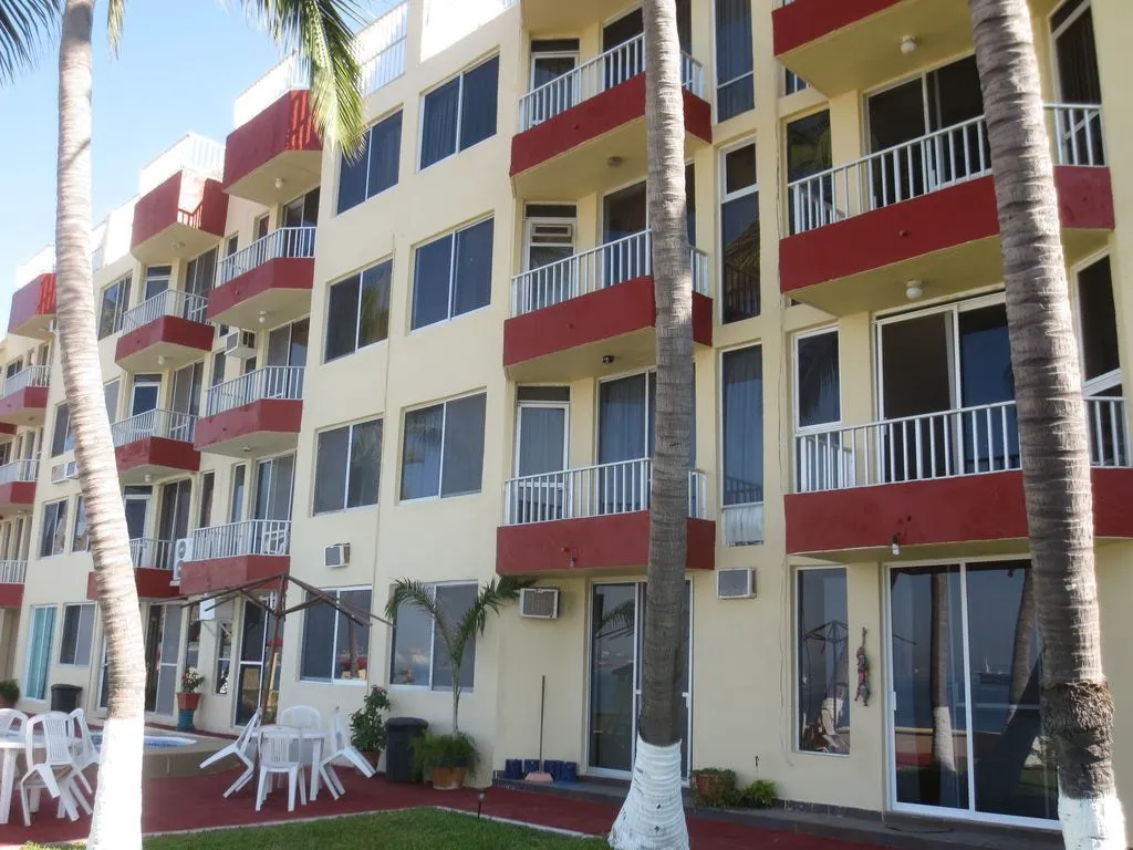 Condo Mel hotel hero