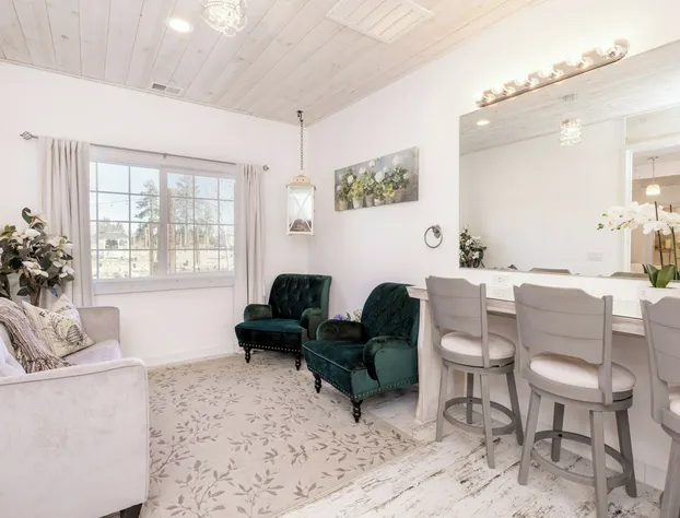 THE Suite #1997 hotel detail image 3