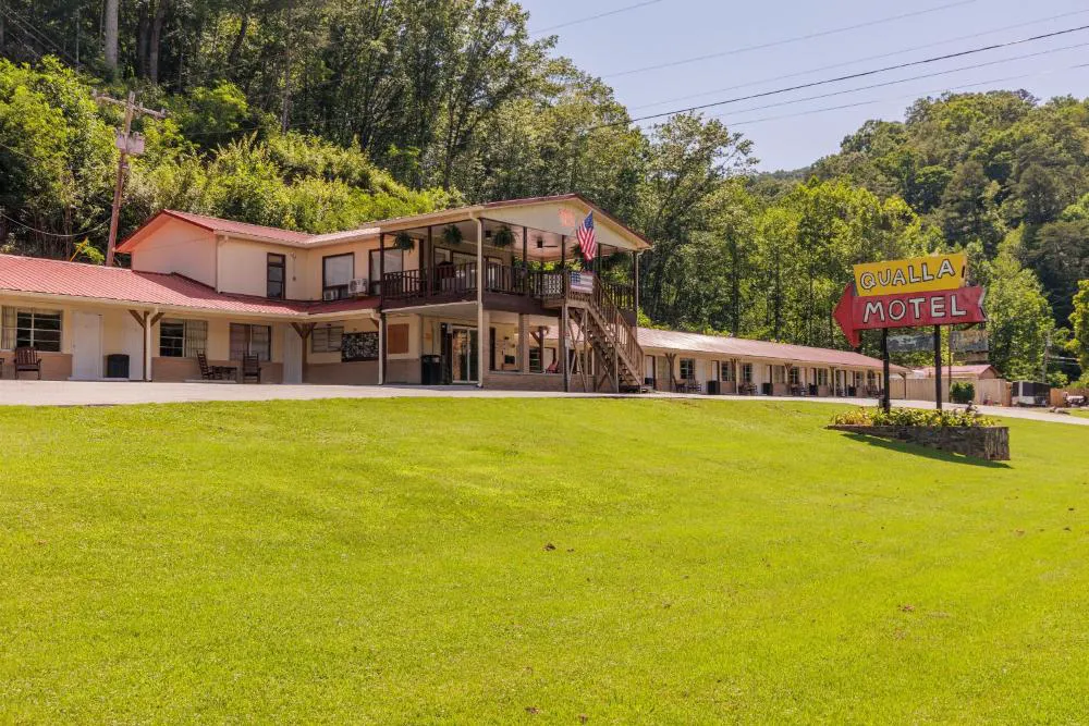 Qualla Cabins and Motel Cherokee near Casino hotel hero