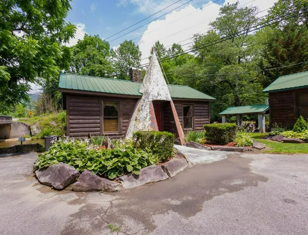 Qualla Cabins and Motel Cherokee near Casino hotel detail image 2