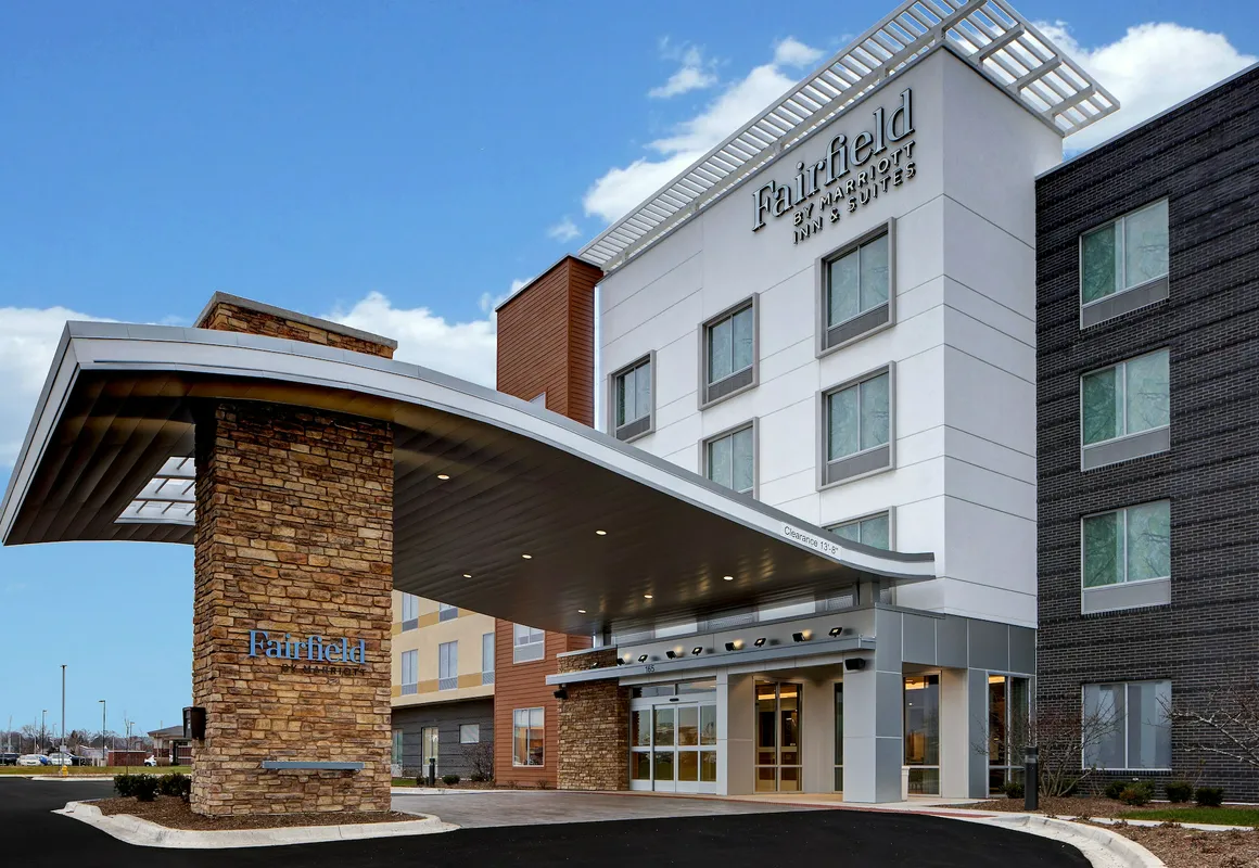 Fairfield Inn & Suites by Marriott Chicago Bolingbrook hotel hero