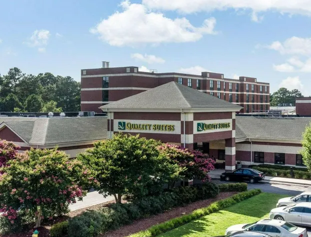Quality Suites Lake Wright - Norfolk Airport hotel detail image 1